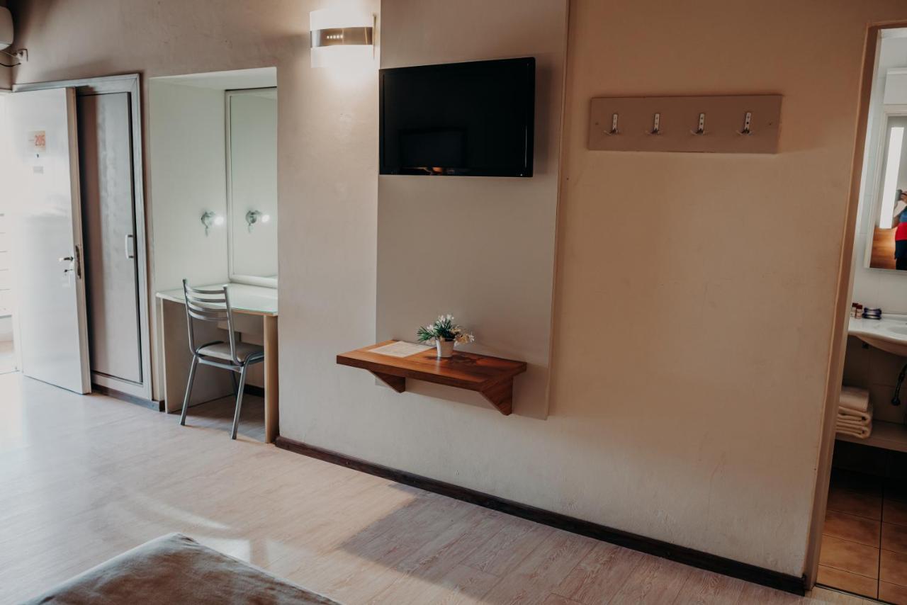 Motel Aca Santa Rosa 外观 照片