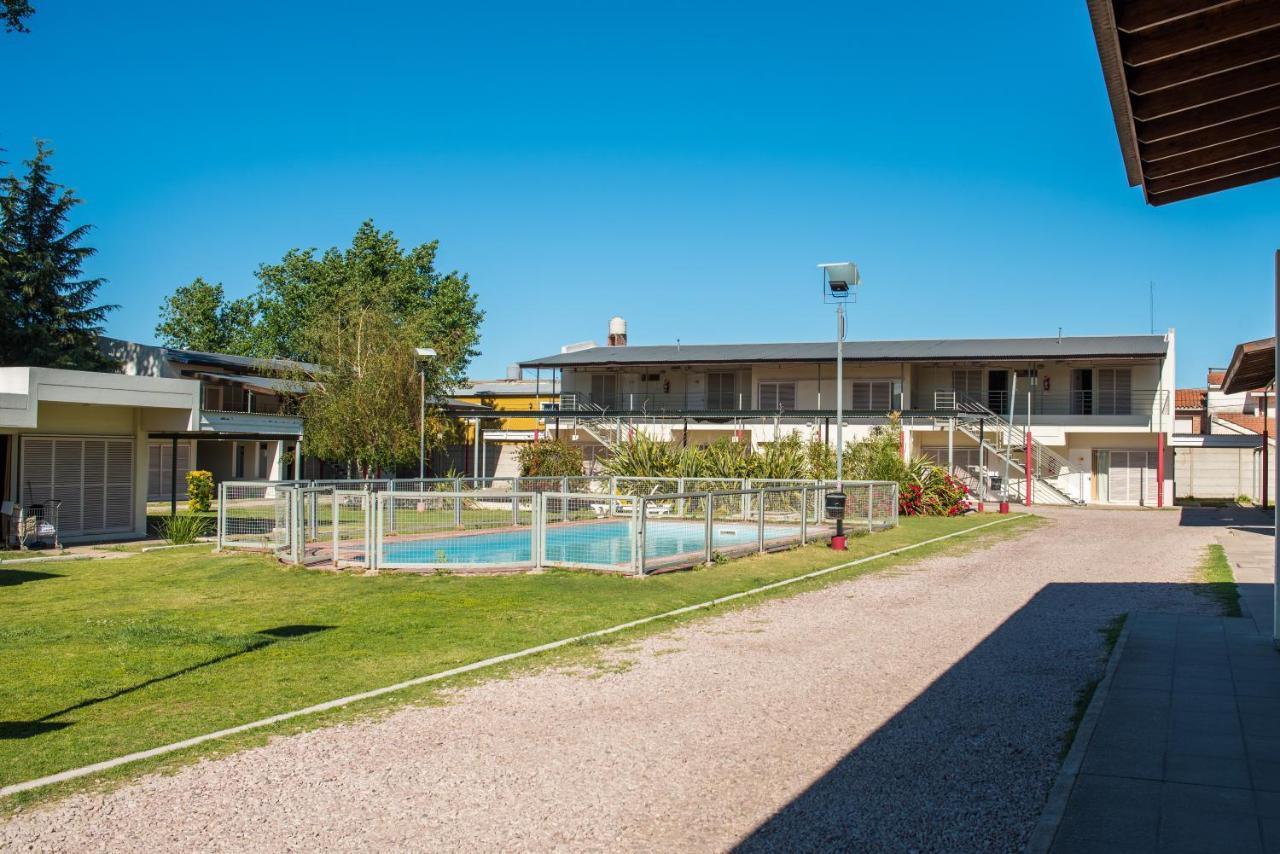Motel Aca Santa Rosa 外观 照片